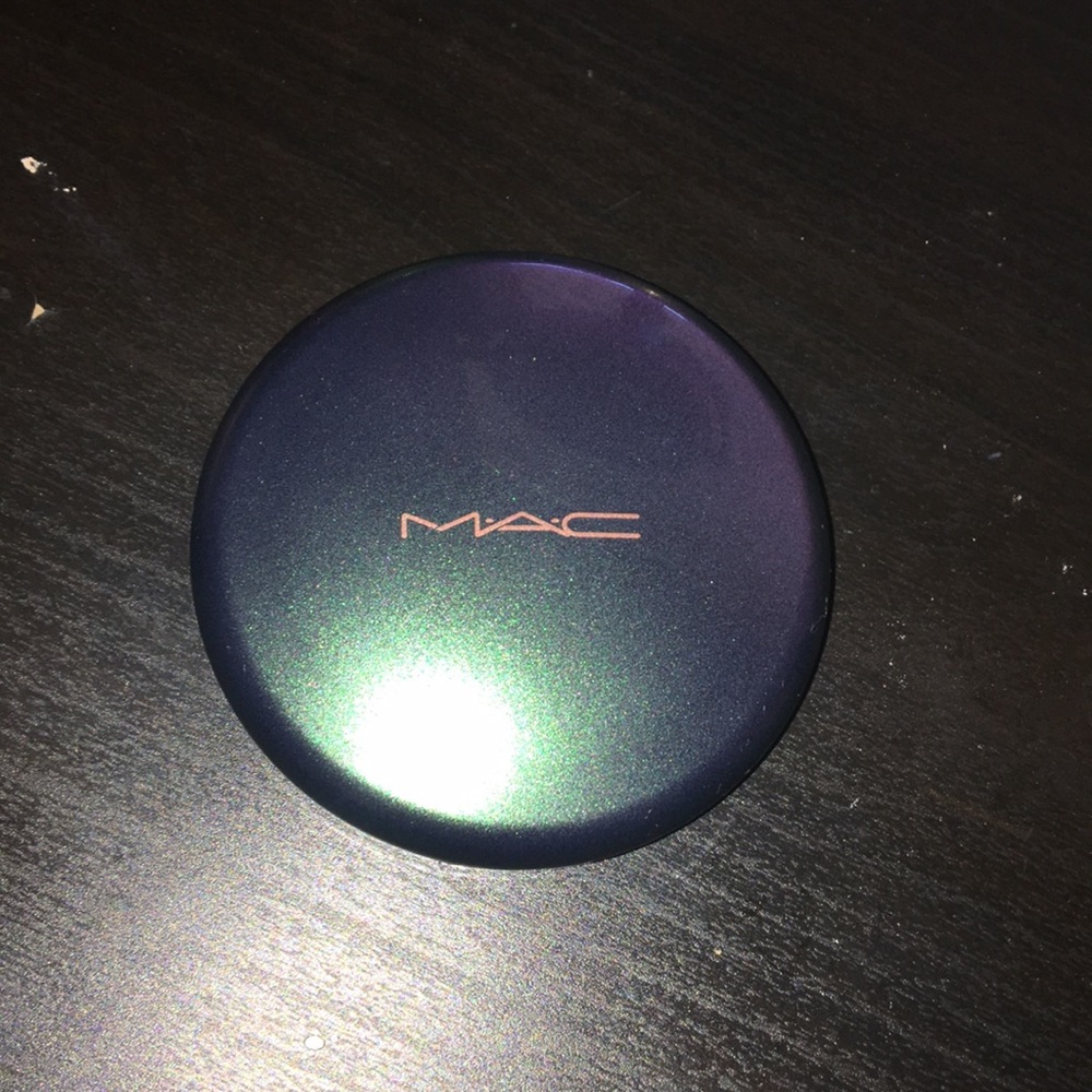 MAC “Baina Bronze” Bronzing Powder